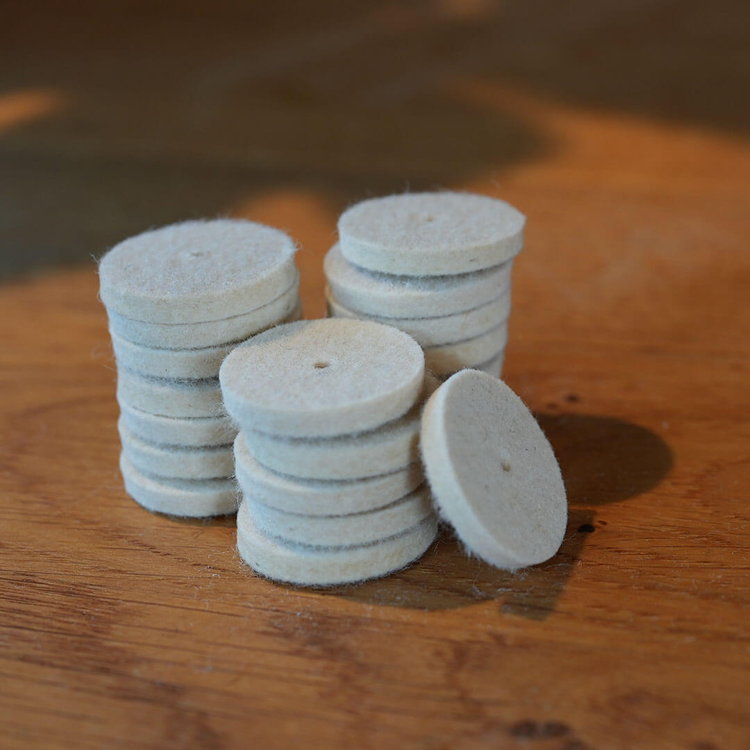 20 Filz Ronden Polier Filz mit Bohrung ø 2,5 cm