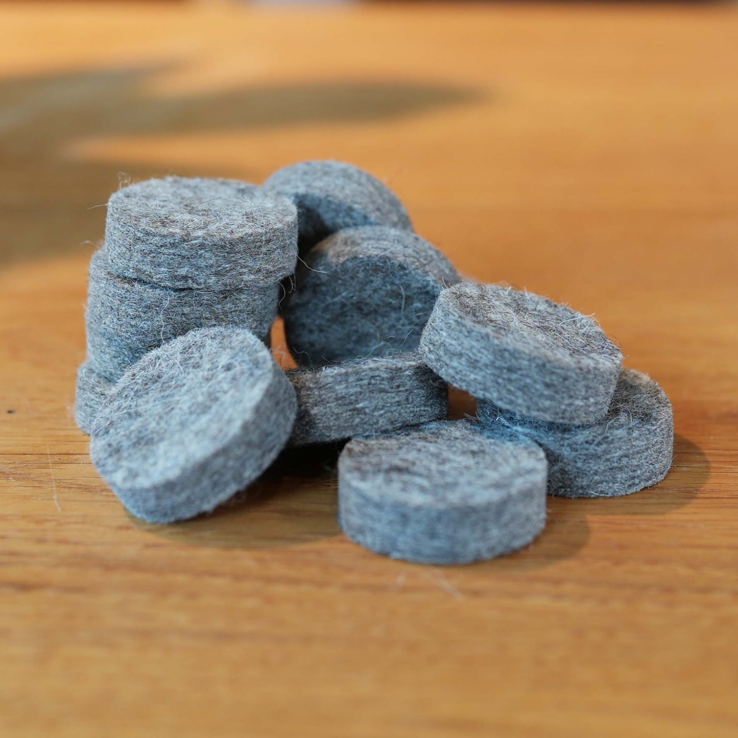 12 x Filz Ronden 10 mm Sattelfilz ø 4 cm