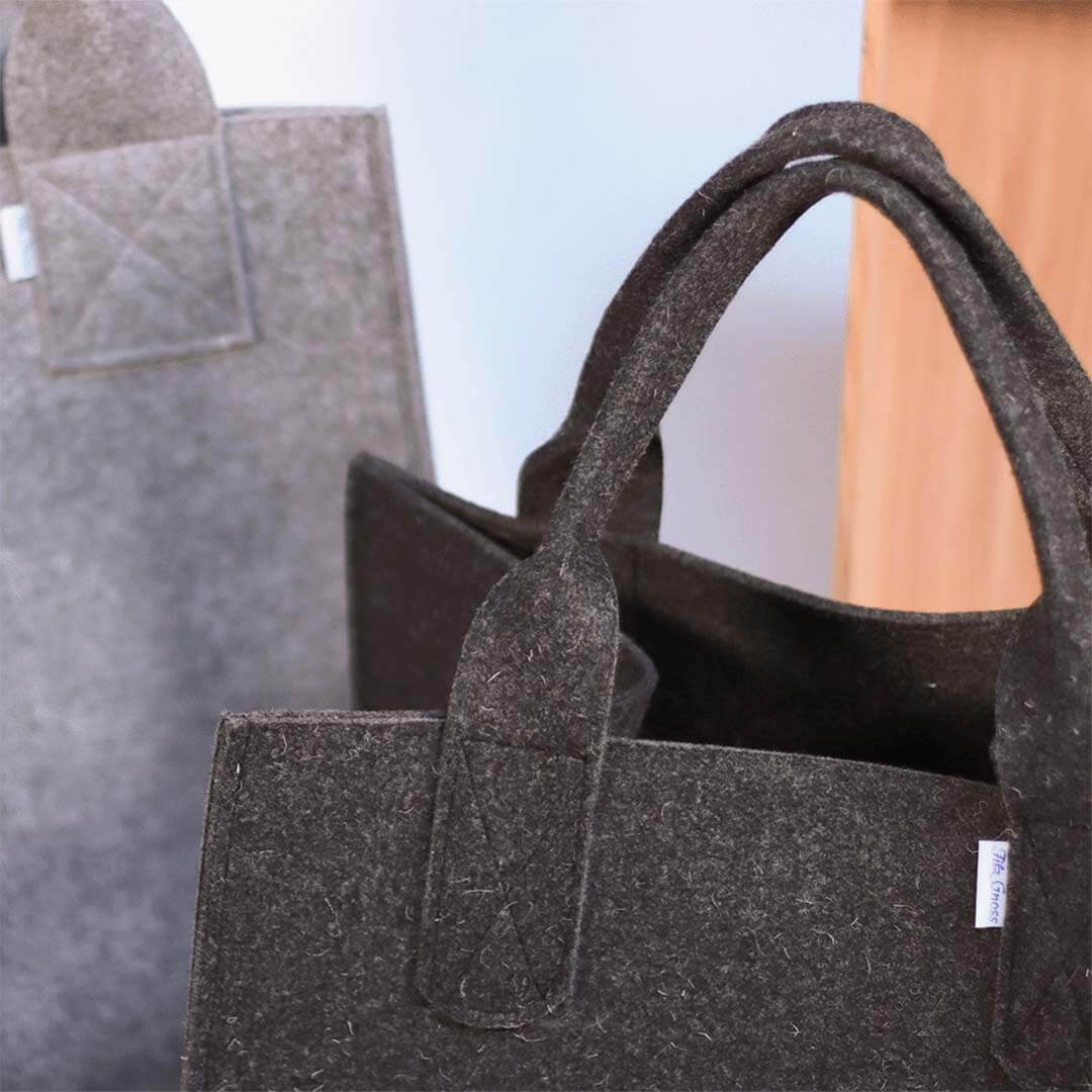 Kaminholztasche aus Filz in dunkelgrau