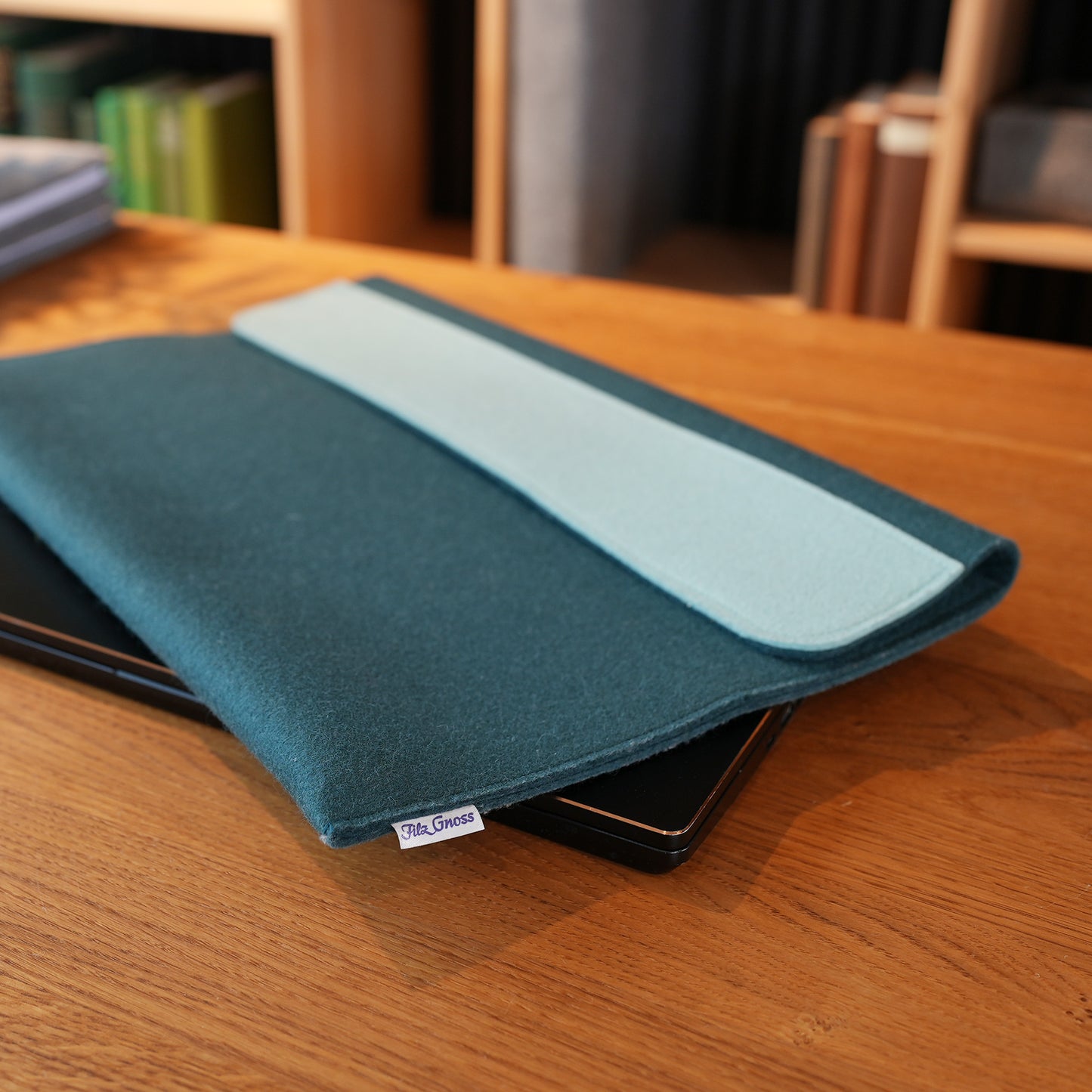 Laptoptaschen aus 3 mm reinem Wollfilz in verschiedenen Größen und Farben